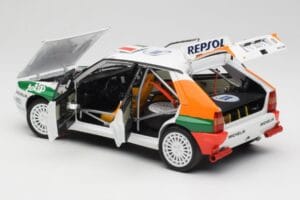 Lancia Delta HF Integrale Evo II Totip #5 A. Aghini / S. Farnocchia Rally Monte Carlo 1993 Kyosho 1:18 08348F Метал — снимка 5 от 8