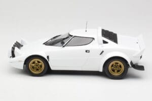 Lancia Stratos HF Stradale Бял Minichamps 1:18 155741700 Метал — снимка 3 от 6