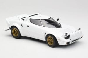 Lancia Stratos HF Stradale Бял Minichamps 1:18 155741700 Метал — снимка 4 от 6