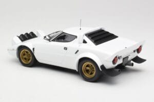 Lancia Stratos HF Stradale Бял Minichamps 1:18 155741700 Метал — снимка 5 от 6