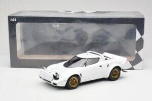 Lancia Stratos HF Stradale Бял Minichamps 1:18 155741700 Метал — снимка 6 от 6