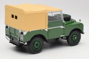 Land Rover 88 Series I Bronze Green Minichamps 1:18 150168906 Метал — снимка 3 от 8