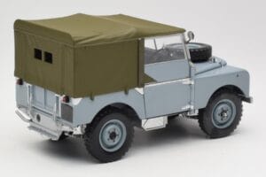 Land Rover 88 Series I Сив Minichamps 1:18 150168904 Метал — снимка 3 от 8