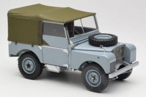 Land Rover 88 Series I Сив Minichamps 1:18 150168904 Метал — снимка 6 от 8