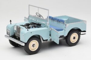 Land Rover 88 Series I RAF Blue Minichamps 1:18 150168908 Метал — снимка 2 от 8