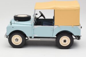 Land Rover 88 Series I RAF Blue Minichamps 1:18 150168908 Метал — снимка 4 от 8