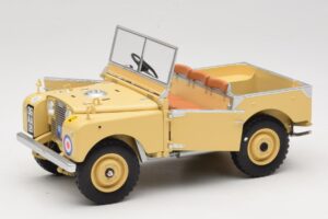 Land Rover 88 Series I RAF Beige Minichamps 1:18 150168911 Метал — снимка 2 от 8