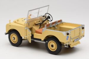 Land Rover 88 Series I RAF Beige Minichamps 1:18 150168911 Метал — снимка 5 от 8
