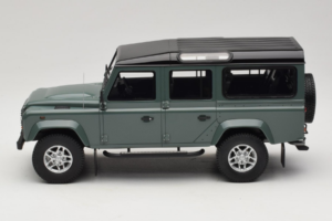 Land Rover Defender Station Wagon Keswick Green GT Spirit 1:18 GT527 Смола — снимка 3 от 6