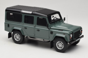 Land Rover Defender Station Wagon Keswick Green GT Spirit 1:18 GT527 Смола — снимка 4 от 6