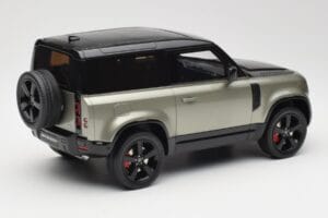 Land Rover Defender 90 HSE P400 L663 Pangea Green Metallic GT Spirit 1:18 GT517 Смола — снимка 2 от 6
