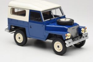 Land Rover Lightweight Series III Тъмносин BoS Models 1:18 BOS382 Смола — снимка 4 от 6