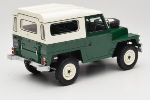 Land Rover Lightweight Series III Hard Top Тъмнозелен BoS Models 1:18 BOS355 Смола — снимка 2 от 6