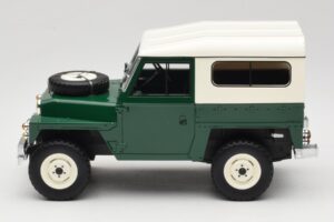 Land Rover Lightweight Series III Hard Top Тъмнозелен BoS Models 1:18 BOS355 Смола — снимка 3 от 6