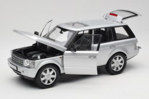 Land Rover Range Rover L322 Сребрист Welly 1:18 12536W Метал — снимка 2 от 8
