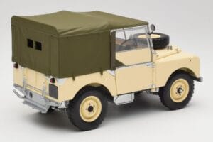 Land Rover Series I 88 Sand Бежов Мат Minichamps 1:18 150168905 Метал — снимка 3 от 8