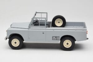 Land Rover Series II 109 Pickup Сив MCG 1:18 MCG18092 Метал — снимка 3 от 6