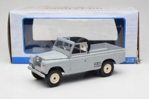 Land Rover Series II 109 Pickup Сив MCG 1:18 MCG18092 Метал — снимка 6 от 6