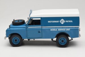 Land Rover Series III 109 Soft Top Motorway Patrol Син Eagles Race 1:18 4403 Метал — снимка 4 от 8