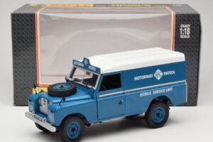 Land Rover Series III 109 Soft Top Motorway Patrol Син Eagles Race 1:18 4403 Метал — снимка 8 от 8