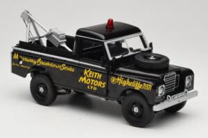 Land Rover Series III Спасителен Автомобил Черен Universal Hobbies 1:18 4411 Метал — снимка 6 от 8