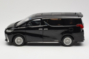 Lexus LM300h Черен Kyosho 1:18 08963BK Метал — снимка 4 от 8