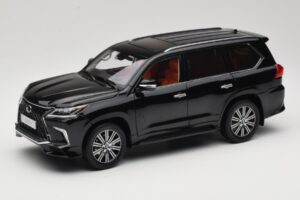 Lexus LX570 J200 Черен LCD 1:18 LCD18010-BL Метал
