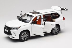 Lexus LX570 J200 Бял LCD 1:18 LCD18010-WH Метал — снимка 2 от 8