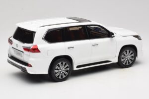 Lexus LX570 J200 Бял LCD 1:18 LCD18010-WH Метал — снимка 3 от 8