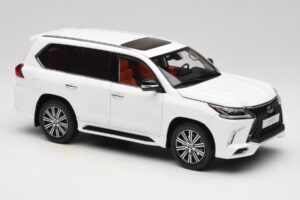 Lexus LX570 J200 Бял LCD 1:18 LCD18010-WH Метал — снимка 6 от 8