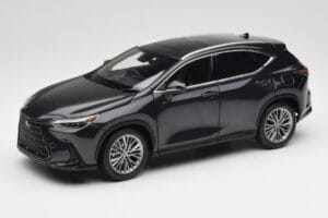 Lexus NX450h+ AZ20 Черен Kyosho 1:18 08968GBK Смола