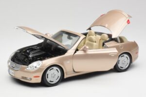 Lexus SC430 Бежов Maisto 1:18 31629 Метал — снимка 2 от 8