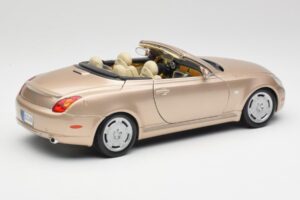Lexus SC430 Бежов Maisto 1:18 31629 Метал — снимка 3 от 8