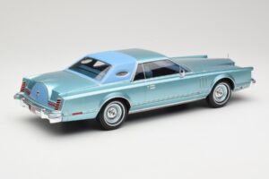 Lincoln Continental Mark V Blue Metallic MCG 1:18 MCG18369 Метал — снимка 2 от 6