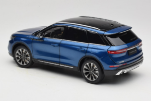 Lincoln Corsair Син OEM 1:18 LINCOLN001 Метал — снимка 7 от 8