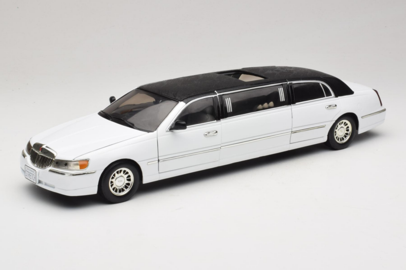Lincoln Limousine Бял Sun Star 1:18 1260 Метал