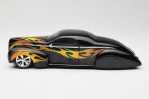 Lincoln Zephyr Scrape Custom Черен с Пламъци Hot Wheels 1:18 57319 Метал — снимка 4 от 8