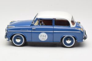 Lloyd Alexander TS #234 Син Revell 1:18 08463 Метал — снимка 4 от 8