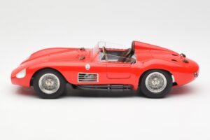 Maserati 300S Червен CMC 1:18 M-105 Метал — снимка 3 от 6