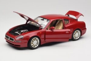 Maserati 3200 GT Тъмно Червен Bburago 1:18 3341-M2 Метал — снимка 2 от 8