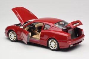 Maserati 3200 GT Тъмно Червен Bburago 1:18 3341-M2 Метал — снимка 5 от 8