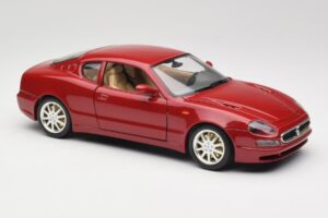 Maserati 3200 GT Тъмно Червен Bburago 1:18 3341-M2 Метал — снимка 6 от 8