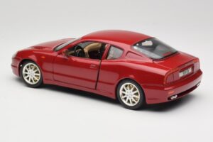 Maserati 3200 GT Тъмно Червен Bburago 1:18 3341-M2 Метал — снимка 7 от 8