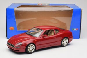 Maserati 3200 GT Тъмно Червен Bburago 1:18 3341-M2 Метал — снимка 8 от 8