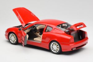 Maserati 3200 GT Rosso Mondiale Bburago 1:18 3341-M1 Метал — снимка 5 от 8