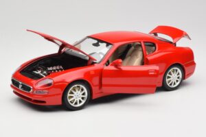 Maserati 3200 GT Червен Специална Колекция Bburago 1:18 30071 Метал — снимка 2 от 8