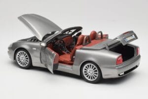 Maserati 4200 GT Spyder Сив Bburago 1:18 18-12019 Метал — снимка 5 от 8