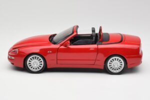 Maserati GT Spyder Червен Bburago 1:18 34097 Метал — снимка 4 от 8