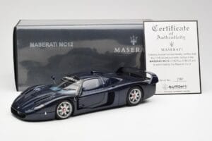 Maserati MC12 Road Car Син Metallic AUTOart 1:18 75802 Метал — снимка 8 от 8