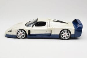Maserati MC12 Бял Син Hot Wheels 1:18 G7158 Метал — снимка 4 от 8